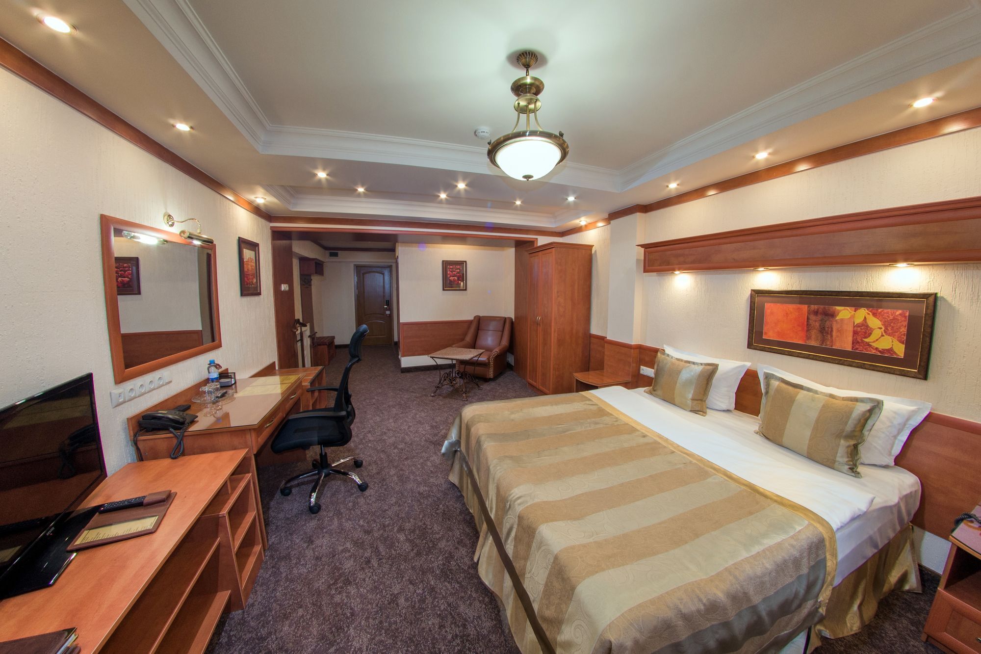 Hotel Uyut Almaty Exteriér fotografie